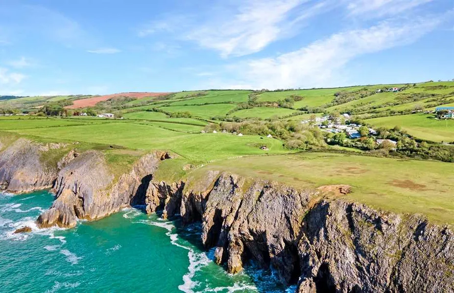 becks-bay-camping-and-glamping-tenby-xp7fd