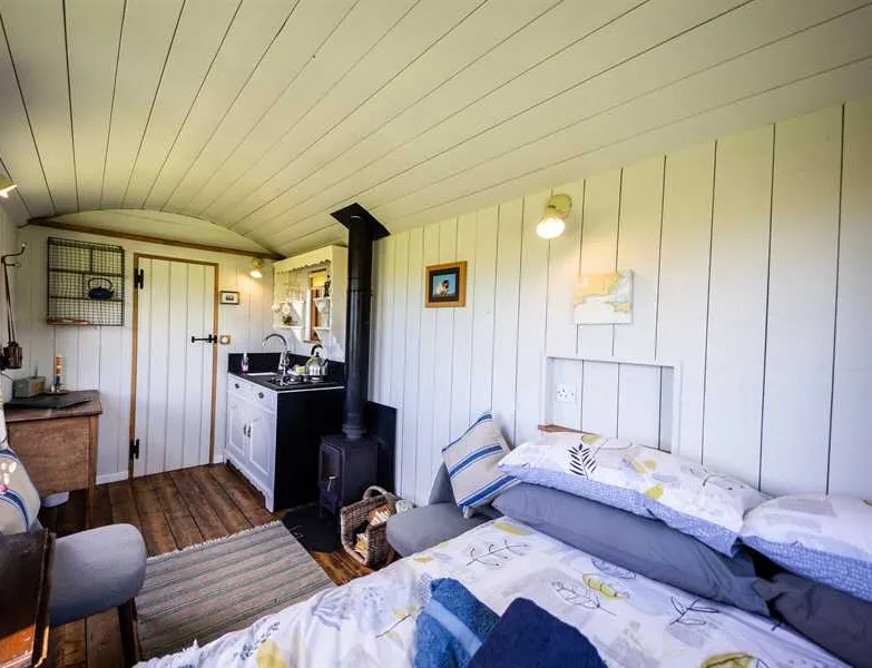 becks-bay-camping-and-glamping-tenby-zopg2
