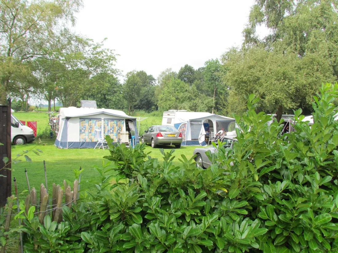 minicamping-onder-de-heerenbrug-giethoorn-ur7ia