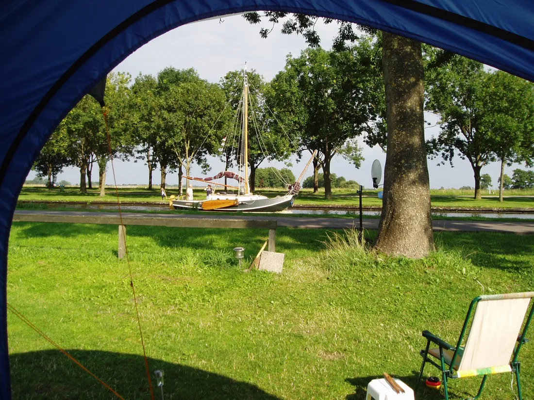 minicamping-onder-de-heerenbrug-giethoorn-wzxtf