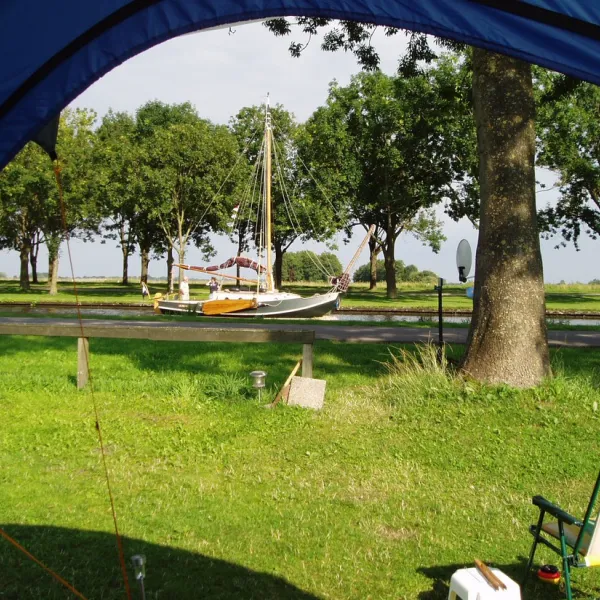 minicamping-onder-de-heerenbrug-giethoorn-wzxtf