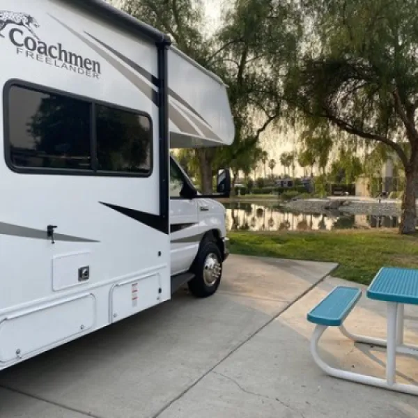The Lakes RV & Golf Resort
