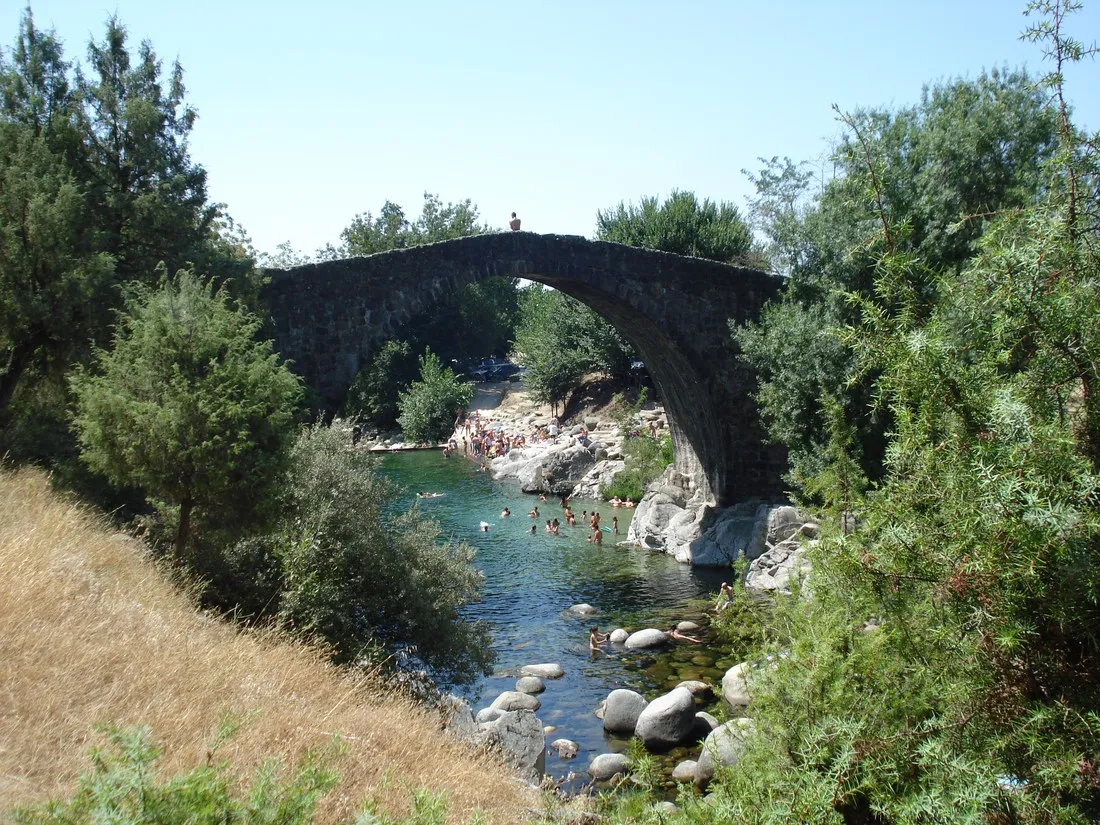 alardos-madrigal-de-la-vera-fimz5