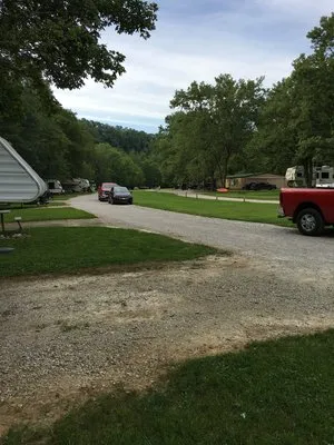 camp-on-the-kentucky-versailles-i7bru