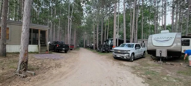 yukon-trails-rv-camping-resort-lyndon-station-ezf1d