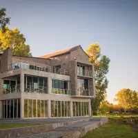 broadwater-river-estate-douglas-anzeu