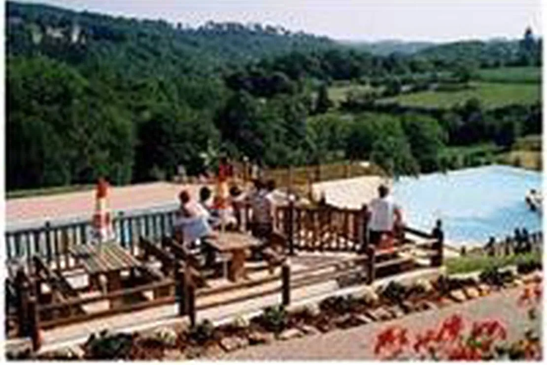 camping-la-ferme-de-villeneuve-saint-andre-dallas-jjxdn