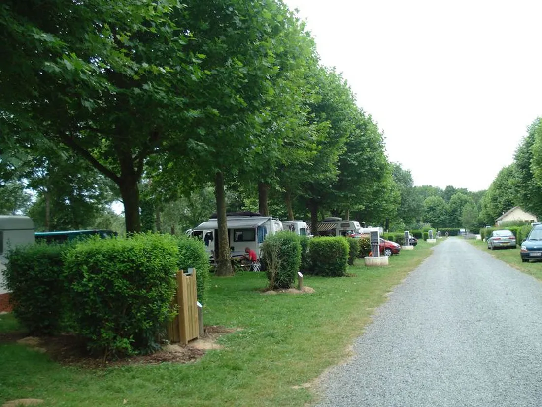 des-niegraveres-ebreuil-allier-scldz