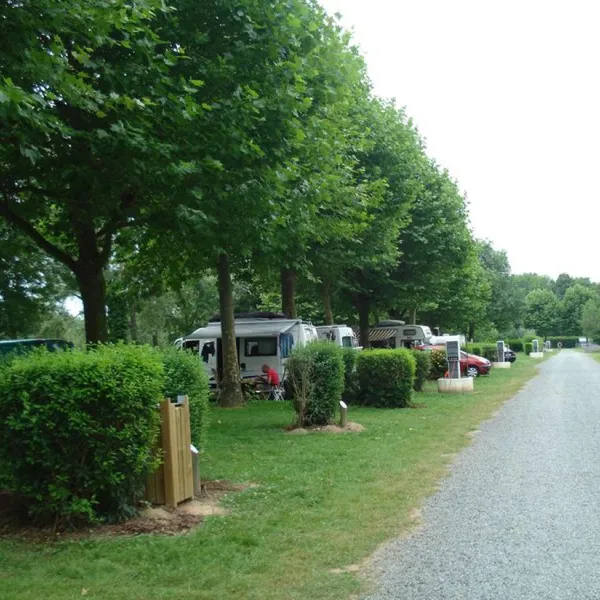 des-niegraveres-ebreuil-allier-scldz