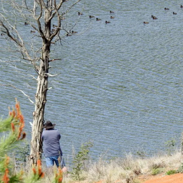 carcoar-dam-campground-carcoar-h7rzp