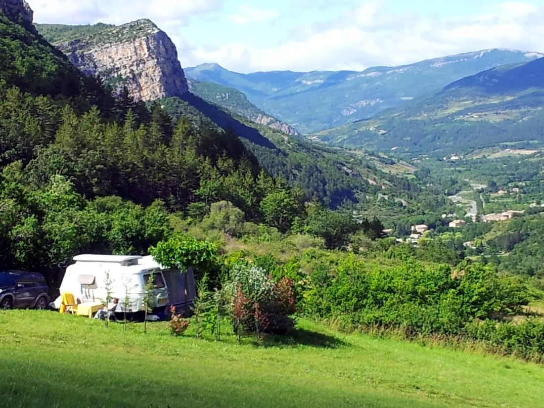 a-la-ferme-de-la-perriere-remuzat-en4v2