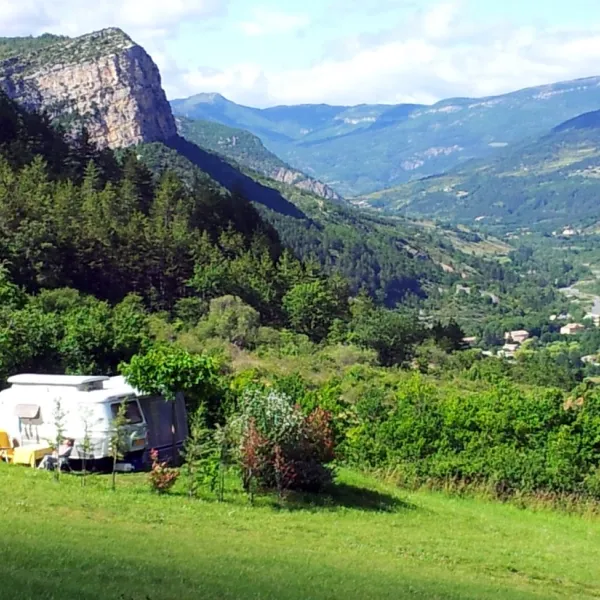 a-la-ferme-de-la-perriere-remuzat-en4v2