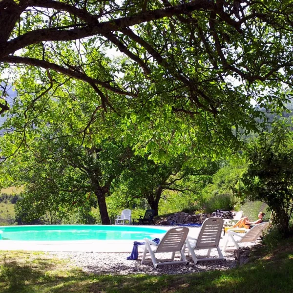 a-la-ferme-de-la-perriere-remuzat-igg3f