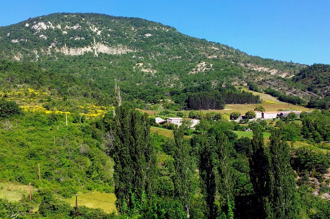 a-la-ferme-de-la-perriere-remuzat-sa8zv