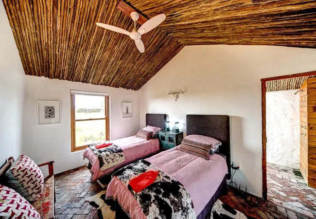 khwa-ttu-west-coast-road-yzerfontein-50xjf