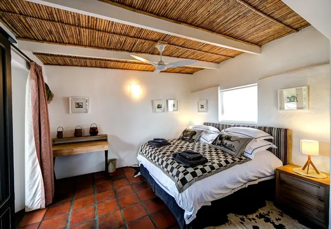 khwa-ttu-west-coast-road-yzerfontein-tprr9