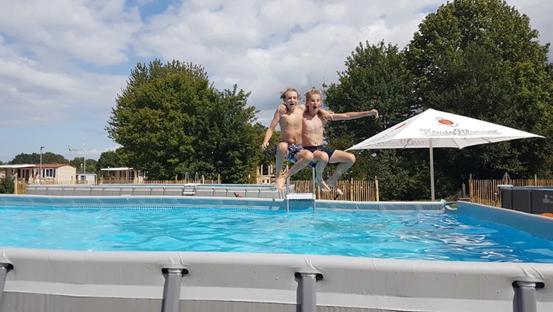 borken-am-see-duitsland-oik1h