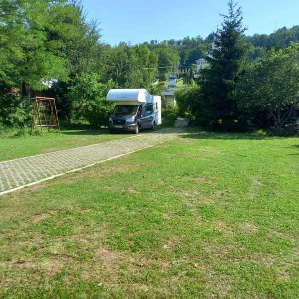 caravan-camping-costisa-costisa-ef8tf