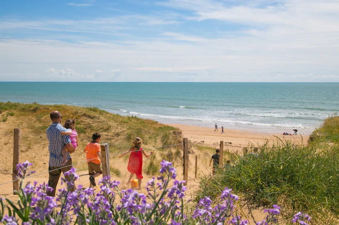 cote-plage-st-jean-de-monts-vendee-2xs6d