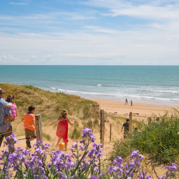 cote-plage-st-jean-de-monts-vendee-2xs6d