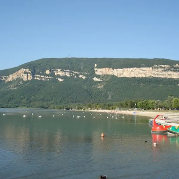 municipal-du-point-vert-serrieres-de-briord-ain-fm1hm