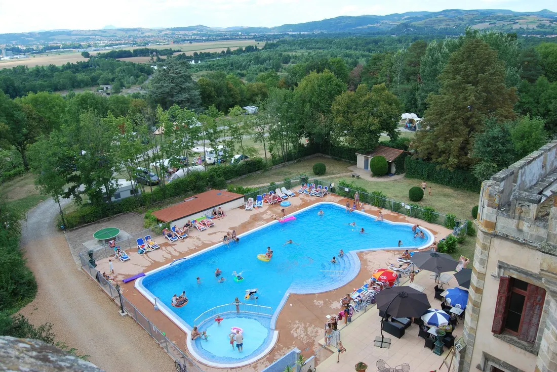 chateau-la-grange-fort-les-pradeaux-puy-de-dome-ngqxt