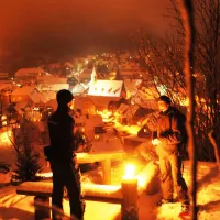 caravanstellplatz-im-kurpark-mit-wellnessbereich-schmiedefeld-am-rennsteig-mceyn