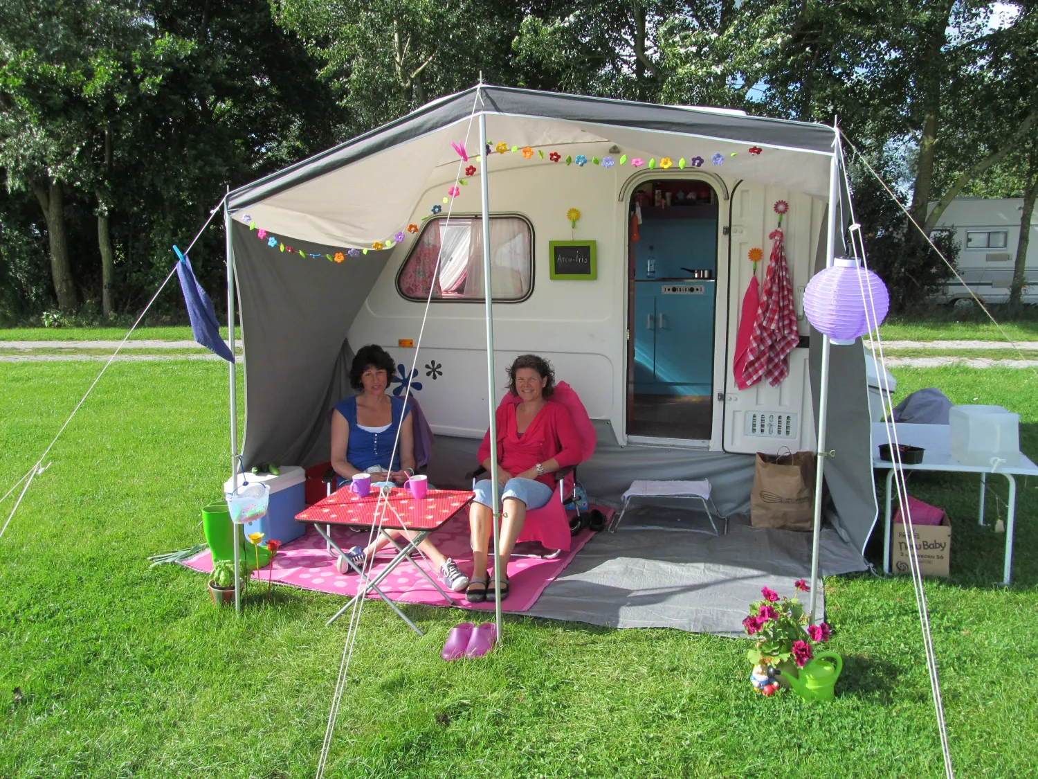 2. Camping hippe caravan Lauwersmeer