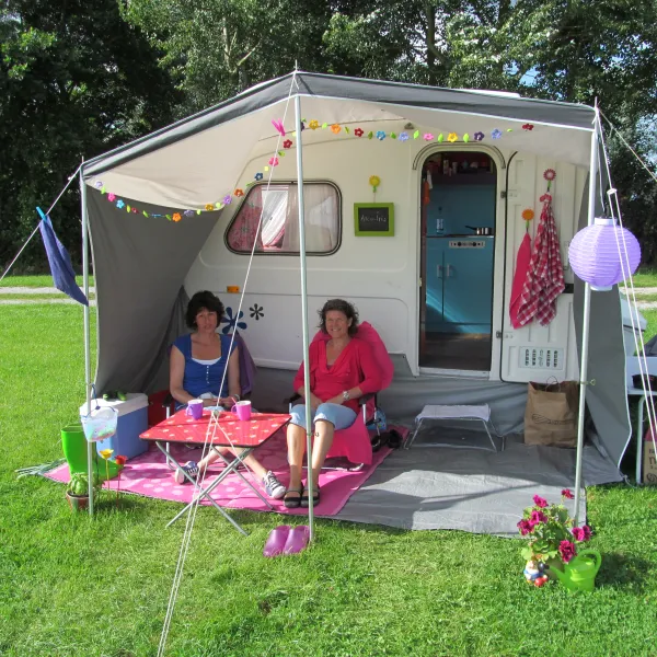 2. Camping hippe caravan Lauwersmeer