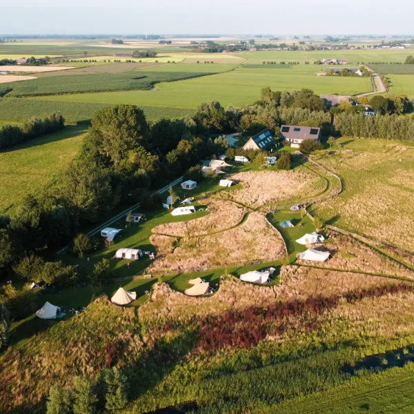 Luchtfoto camping it Dreamlân Lauwersmeer Friesland