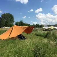 6. Tenten in het veld Friesland camping