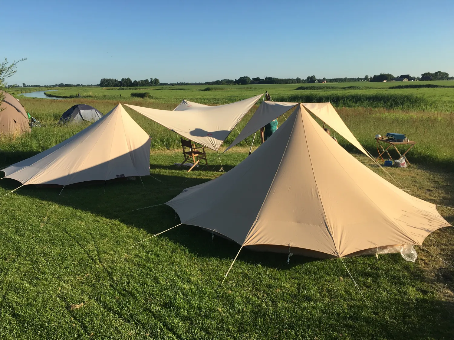 1. Camping Friesland Tentjes in het veld