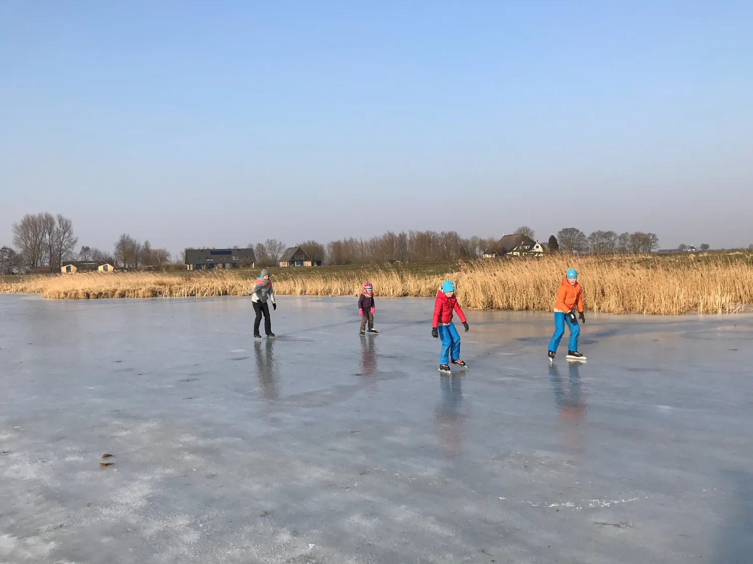 33.b Schaatsen winter Friesland
