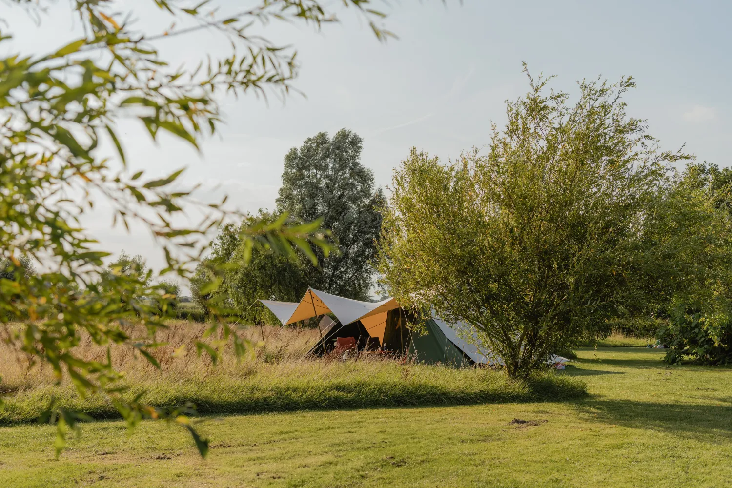 Kamperen in het veld