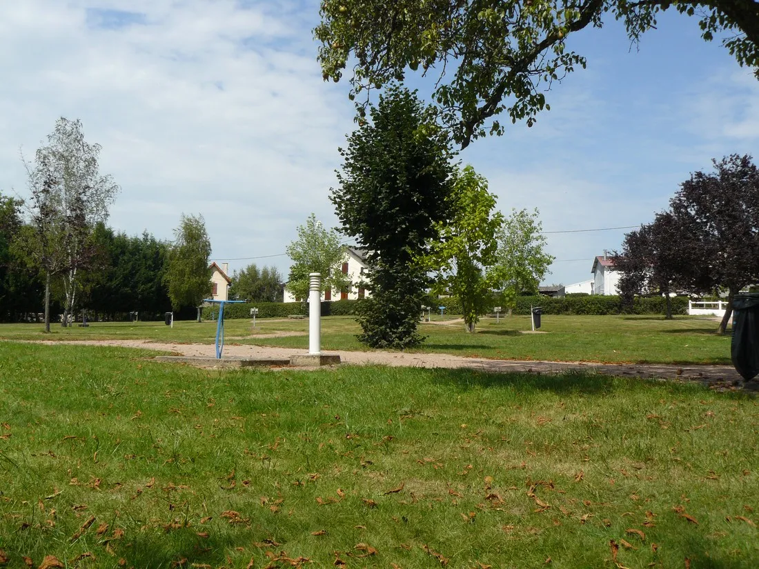 municipal-le-donjon-le-donjon-uqxkz