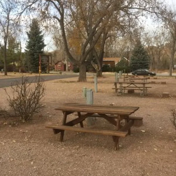 Lake Park Campground