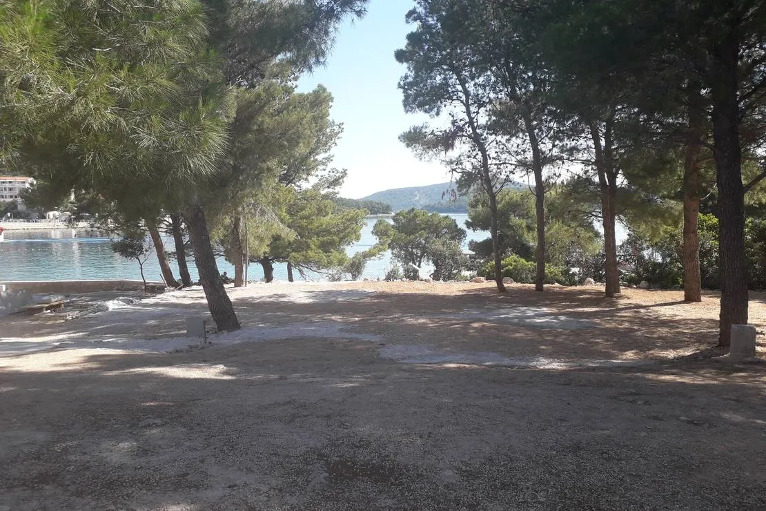 levantara-camping-jezera-4xf4n