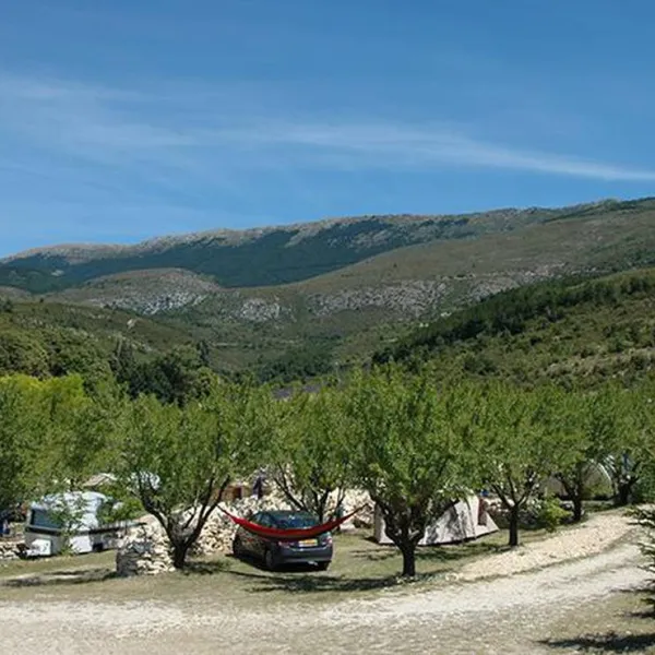 camping-aire-naturelle-de-lions-georges-moustiers-ste-marie-2lkks