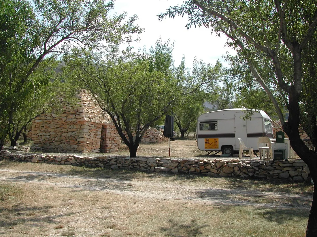 camping-aire-naturelle-de-lions-georges-moustiers-ste-marie-ydwst