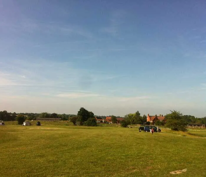 mousley-house-farm-campsite-and-glamping-warwick-imgmp