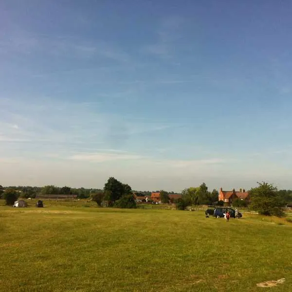 mousley-house-farm-campsite-and-glamping-warwick-imgmp