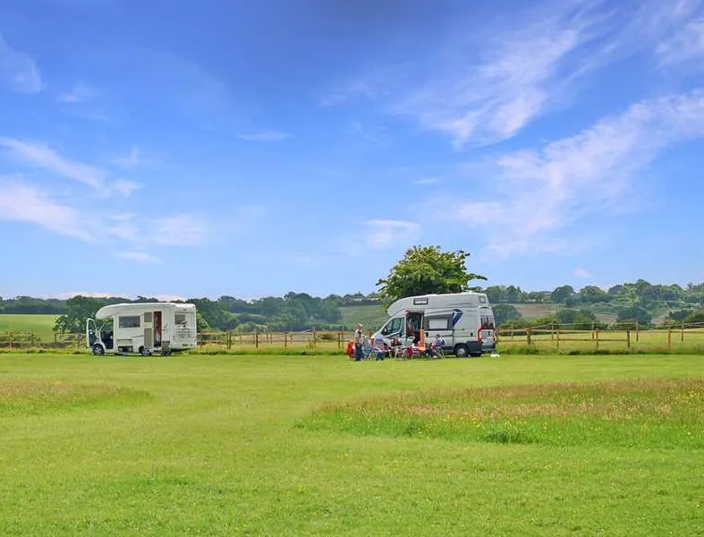 mousley-house-farm-campsite-and-glamping-warwick-w1w8x