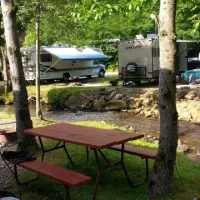 whispering-winds-campground-sheffield-ymbnp