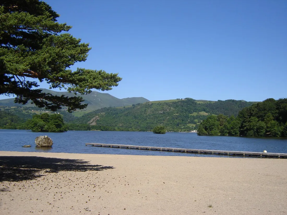 la-plage-murol-murol-puy-de-dome-ojmny