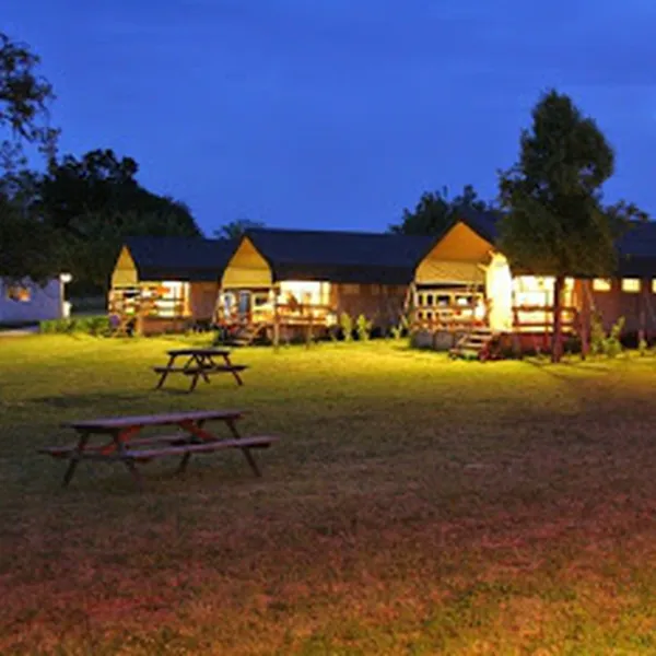 place-de-la-famille-jayac-cmojb