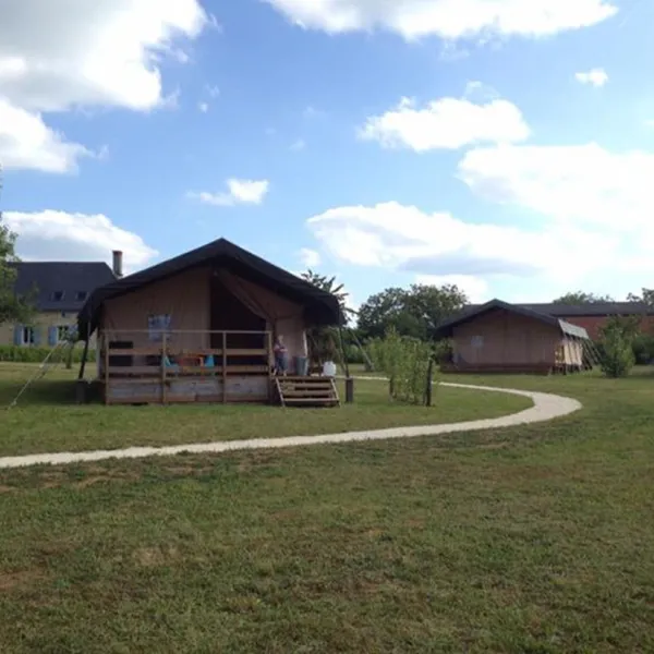 place-de-la-famille-jayac-ljnga