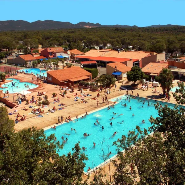 parc-saint-james-oasis-village-puget-sur-argens-uxjff