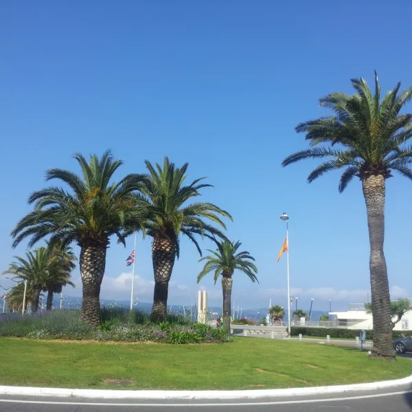 la-pinede-cavalaire-sur-mer-uk2rv