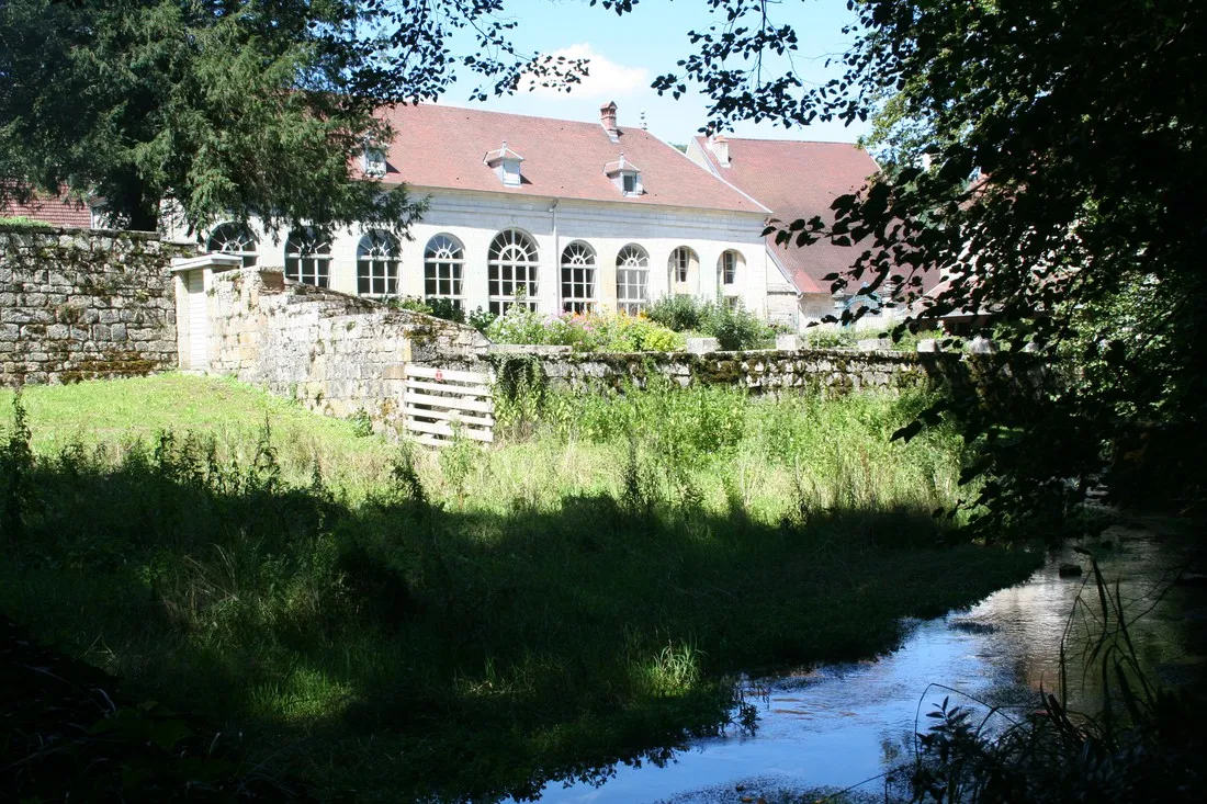au-camping-de-la-ferme-rennes-sur-loue-doubs-r2n0h