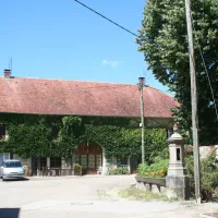 au-camping-de-la-ferme-rennes-sur-loue-doubs-x7dot